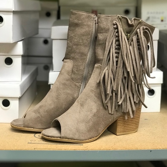 🔥🔥🔥FRINGE ON👍🏼👍🏼👍🏼 - Picture 2 of 6